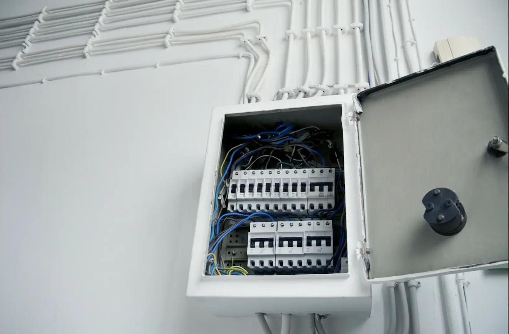Professional electrical circuit breaker panel installation